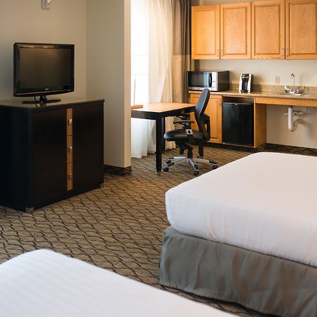 Holiday Inn Express Hotel & Suites Chanhassen By Ihg Exterior photo