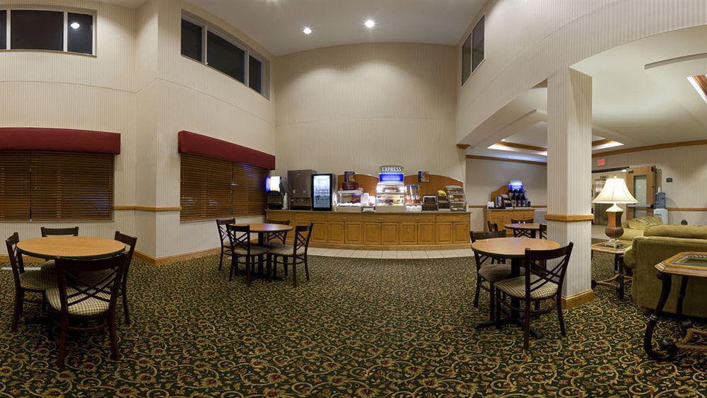 Holiday Inn Express Hotel & Suites Chanhassen By Ihg Exterior photo