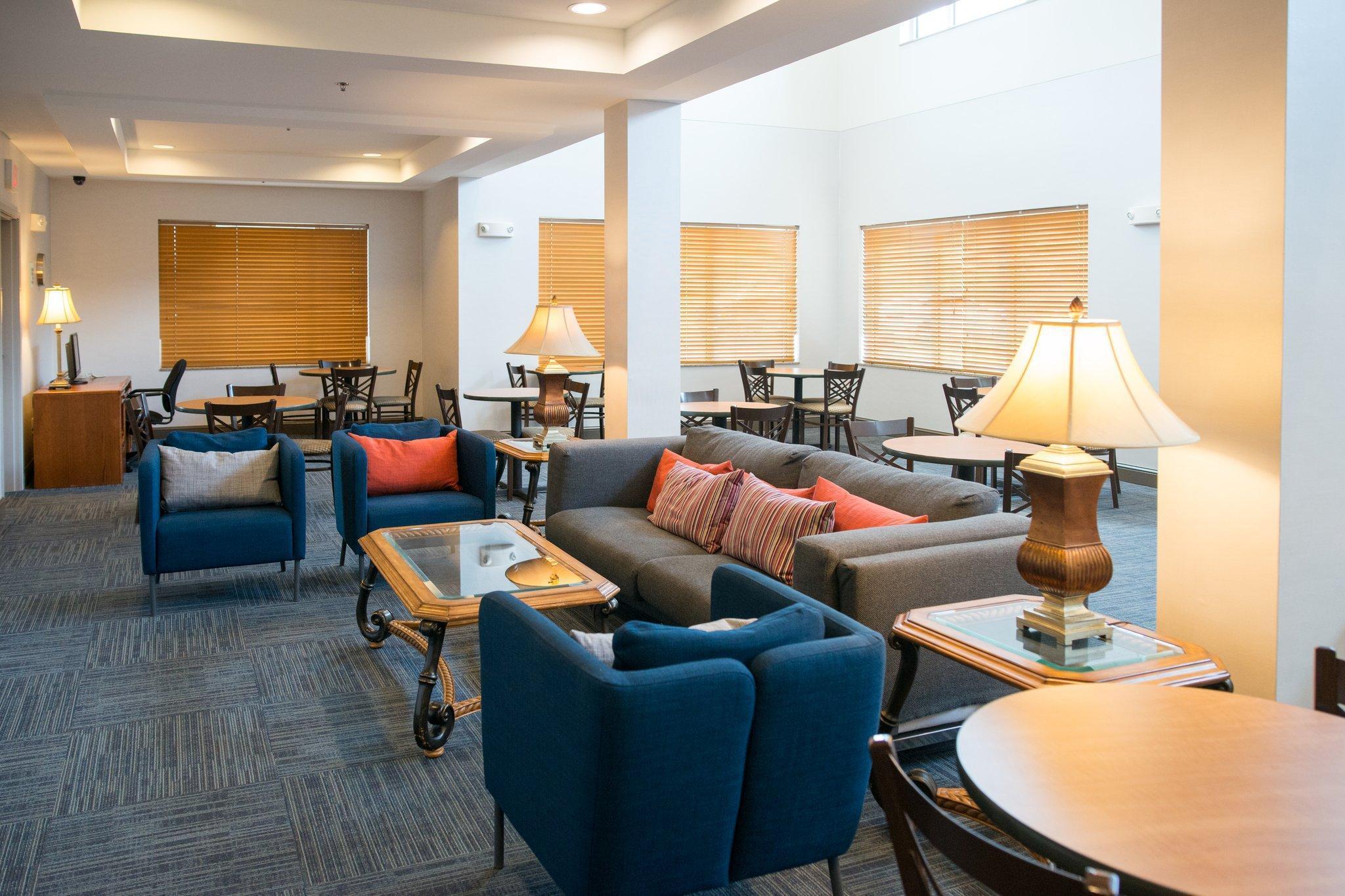 Holiday Inn Express Hotel & Suites Chanhassen By Ihg Exterior photo