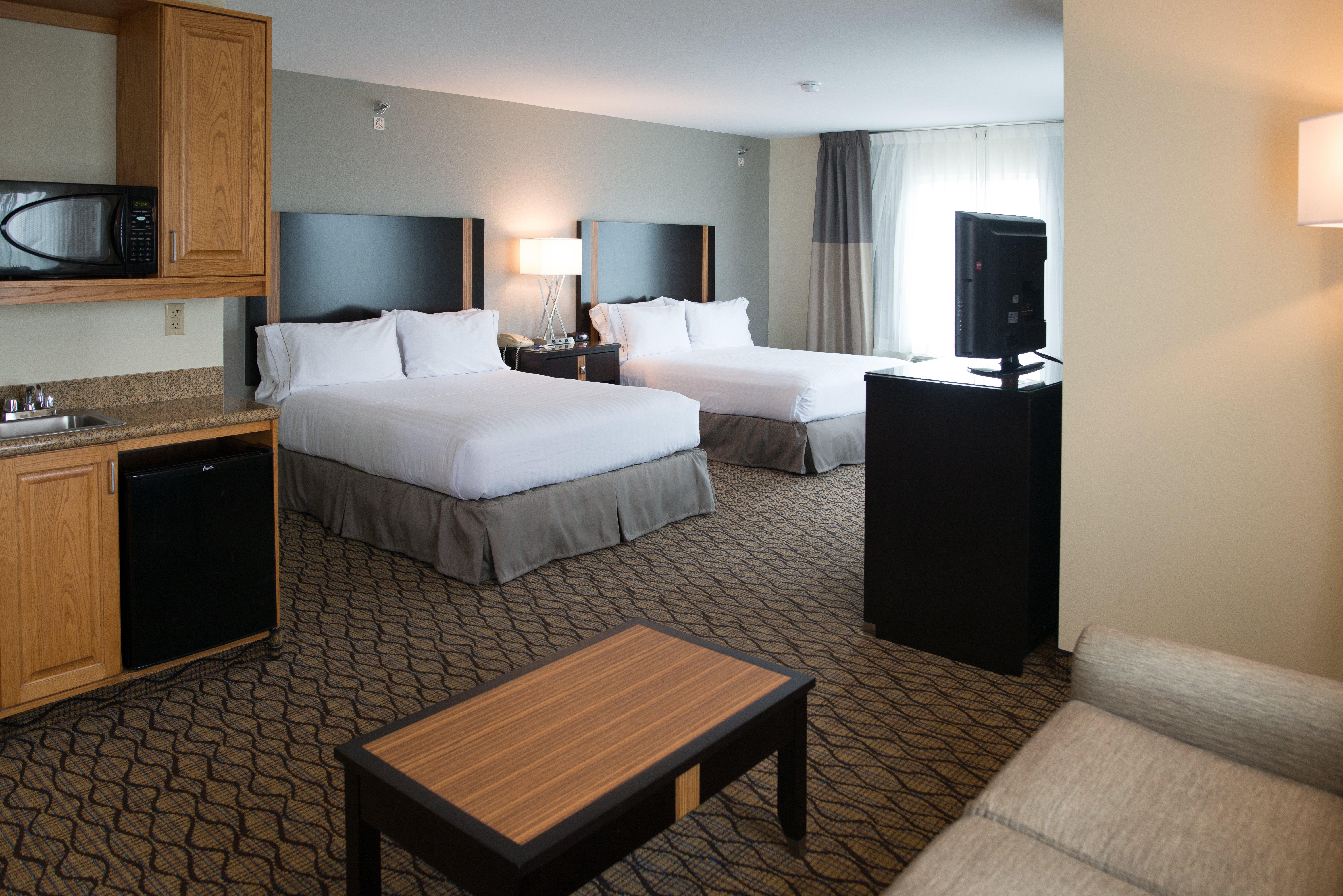 Holiday Inn Express Hotel & Suites Chanhassen By Ihg Exterior photo