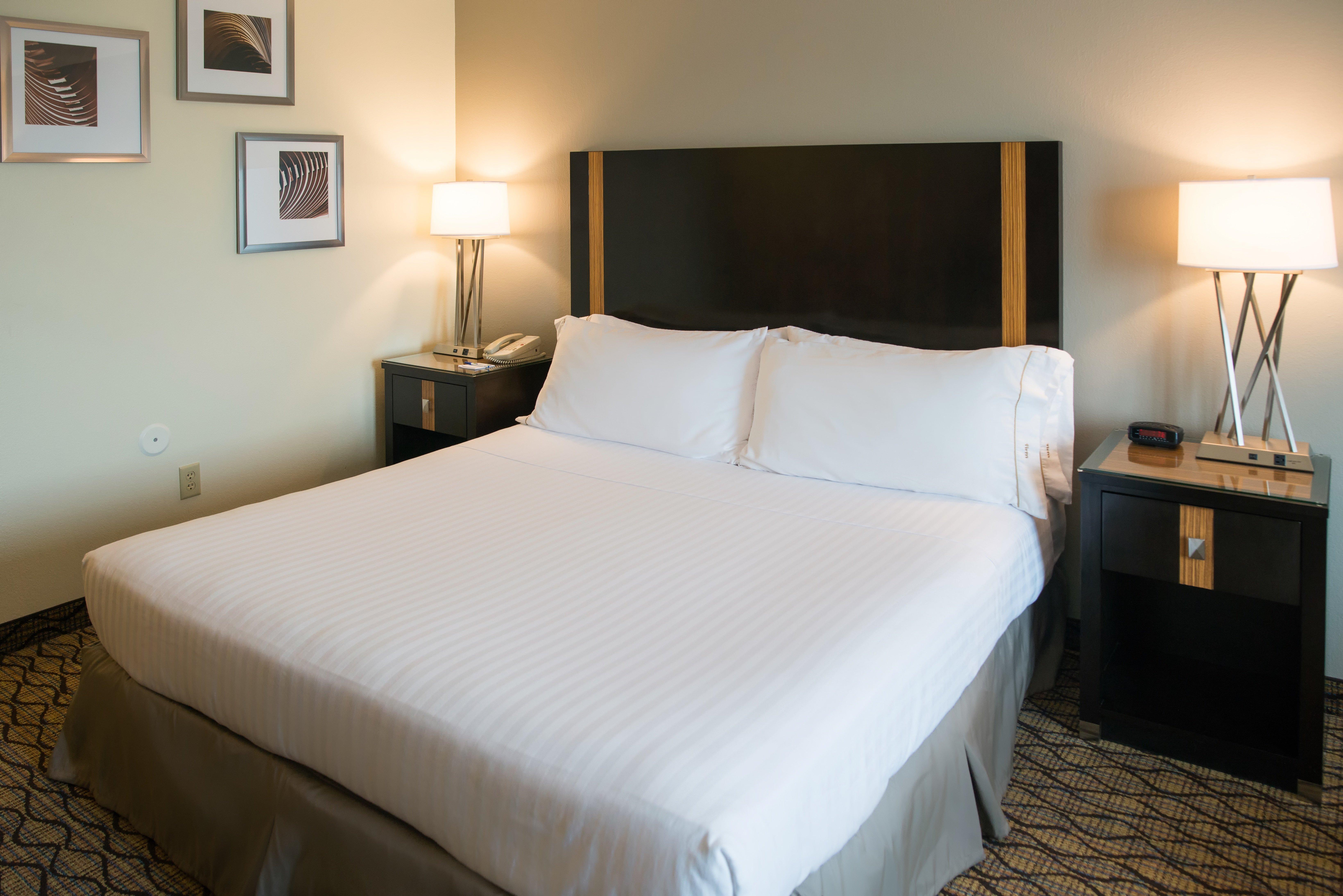 Holiday Inn Express Hotel & Suites Chanhassen By Ihg Exterior photo
