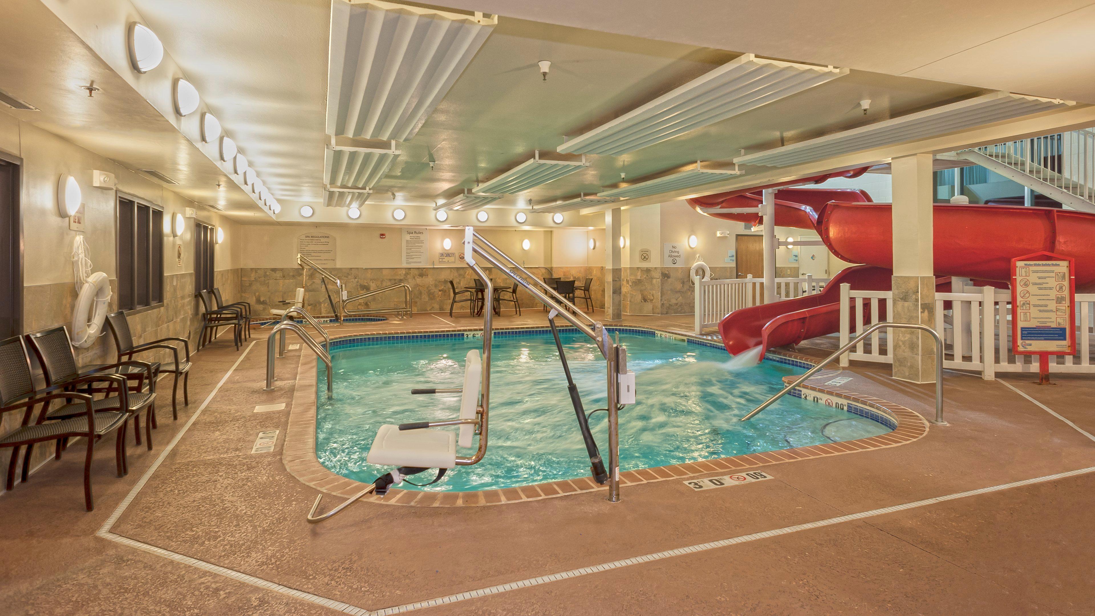 Holiday Inn Express Hotel & Suites Chanhassen By Ihg Exterior photo