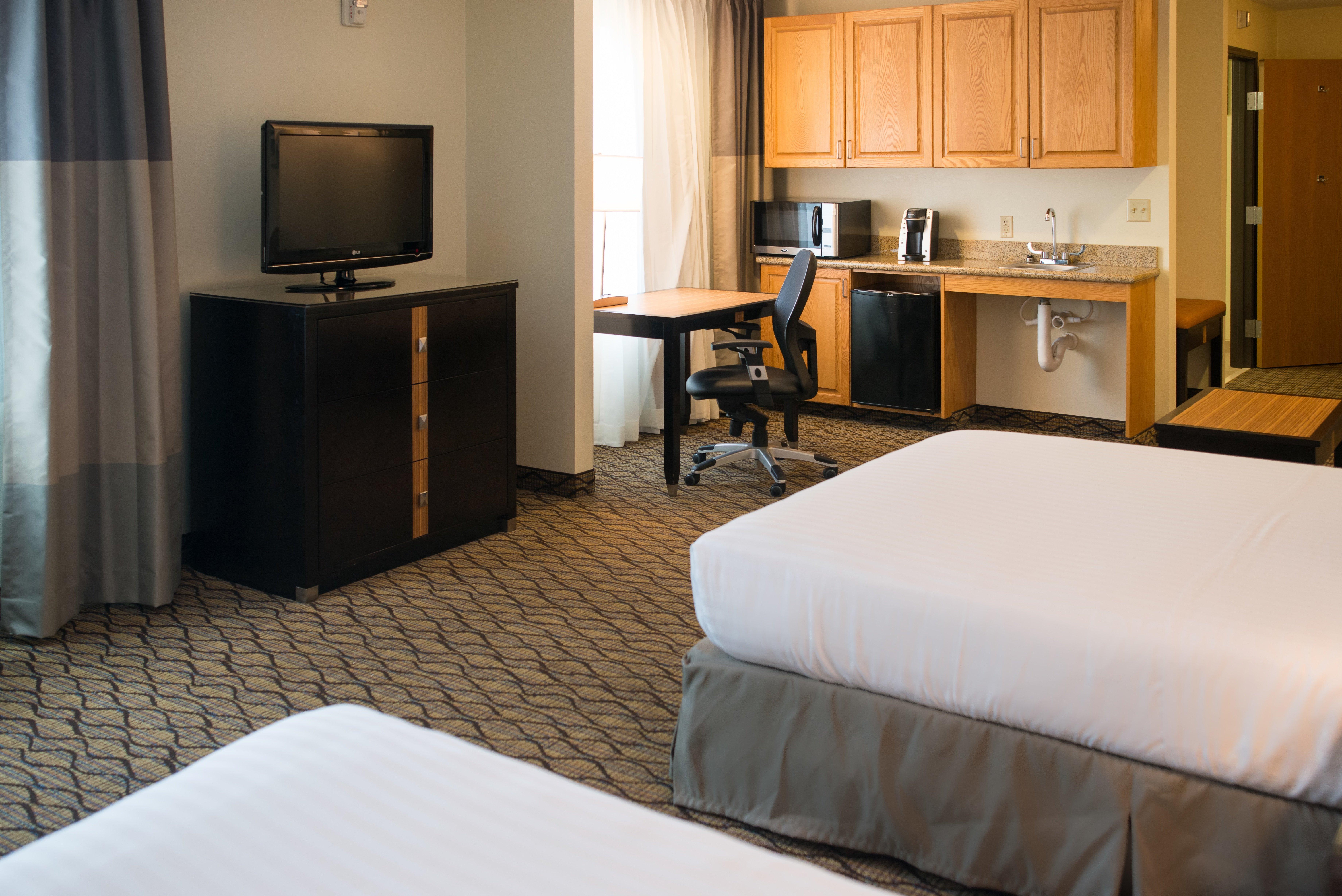 Holiday Inn Express Hotel & Suites Chanhassen By Ihg Exterior photo