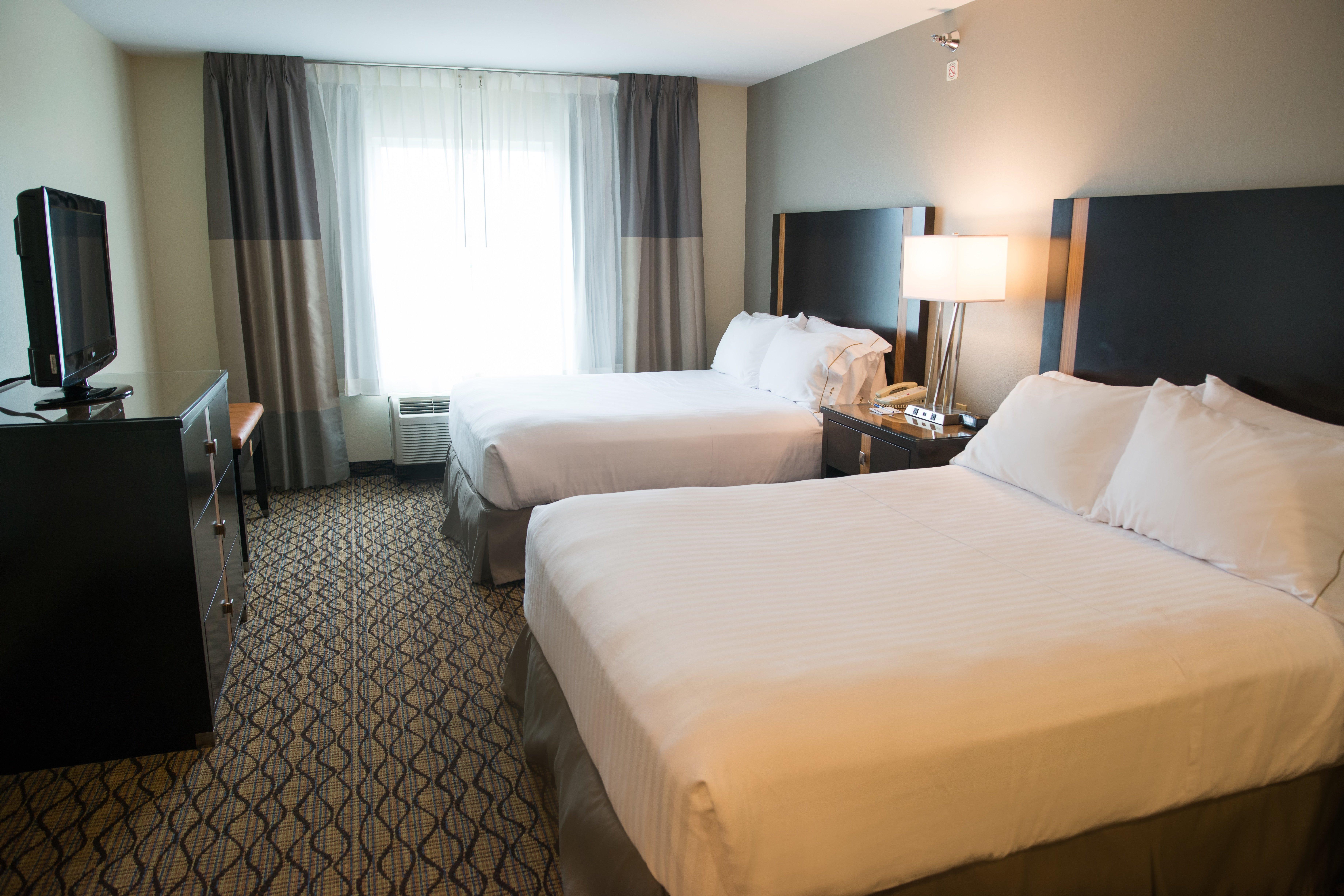 Holiday Inn Express Hotel & Suites Chanhassen By Ihg Exterior photo