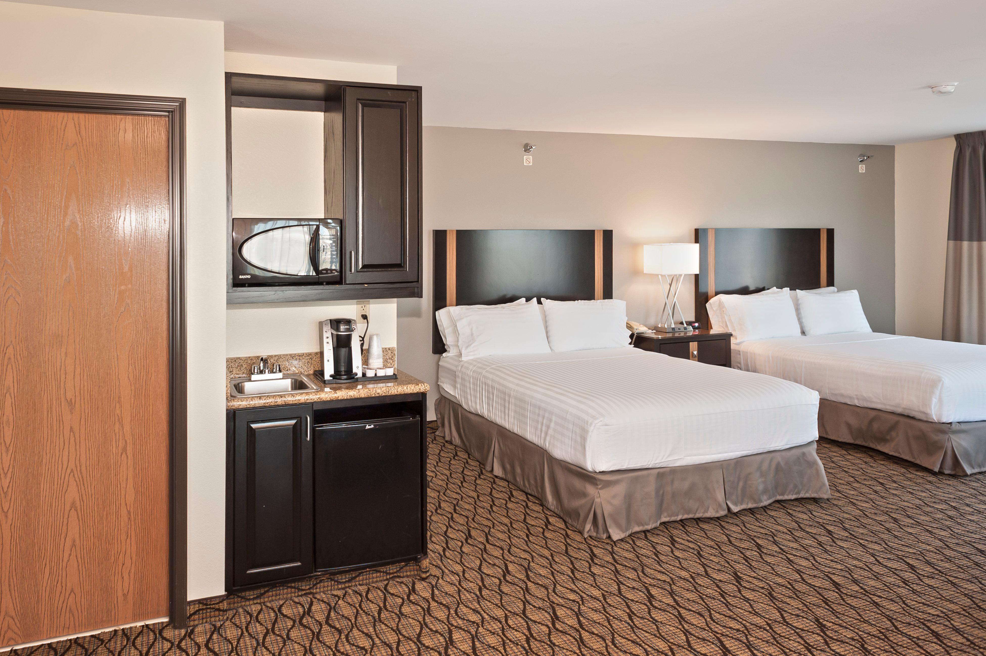 Holiday Inn Express Hotel & Suites Chanhassen By Ihg Exterior photo