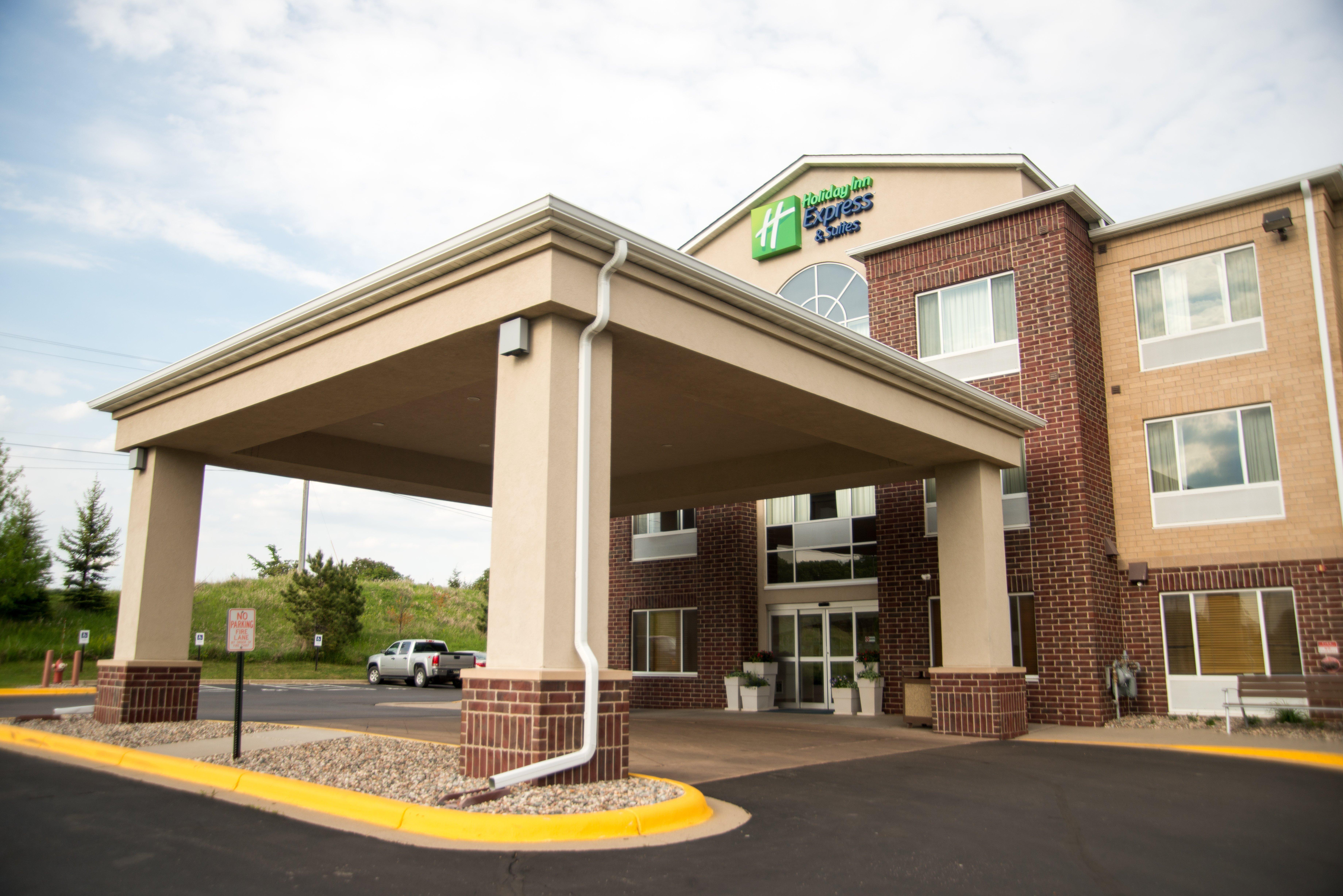 Holiday Inn Express Hotel & Suites Chanhassen By Ihg Exterior photo
