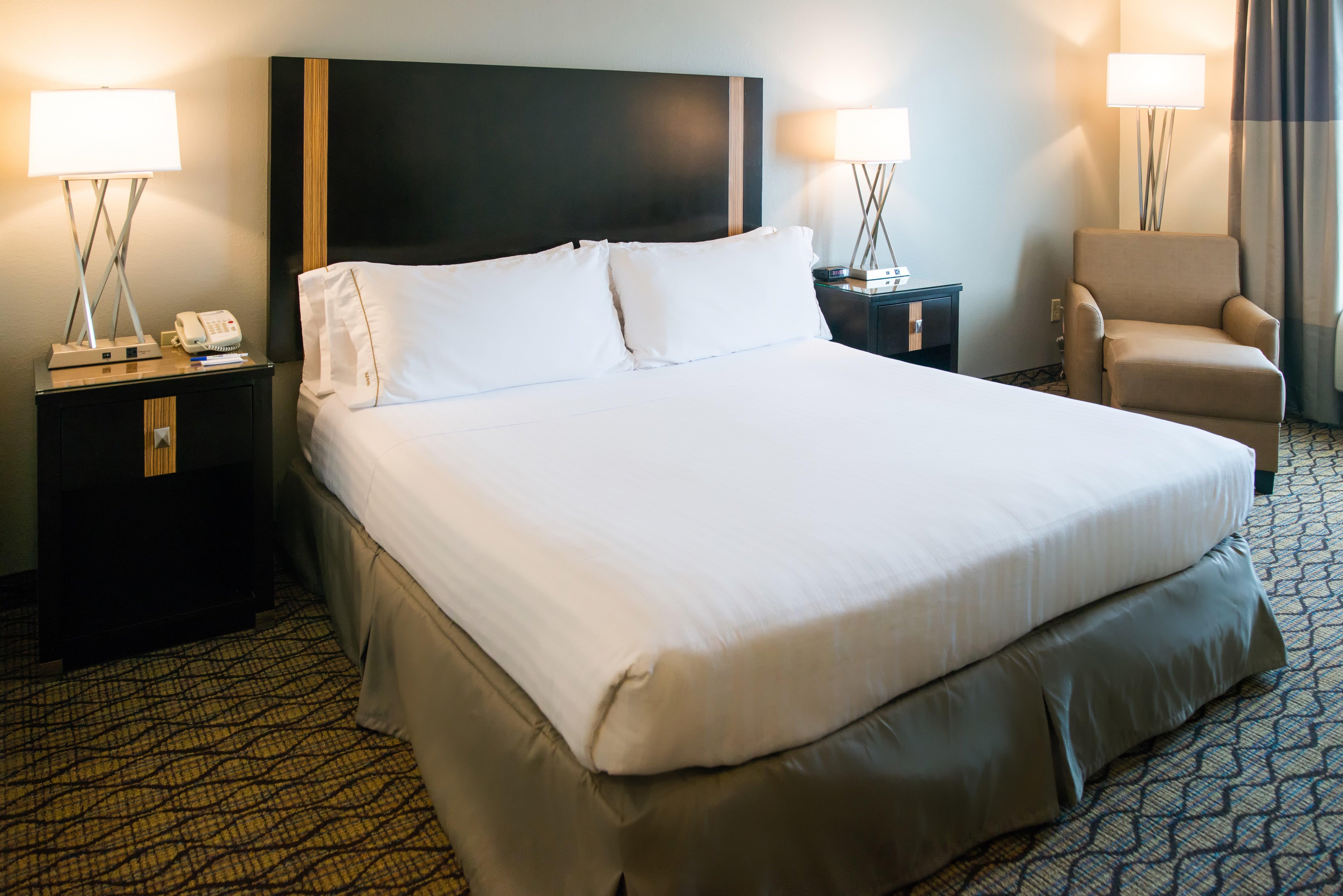 Holiday Inn Express Hotel & Suites Chanhassen By Ihg Exterior photo