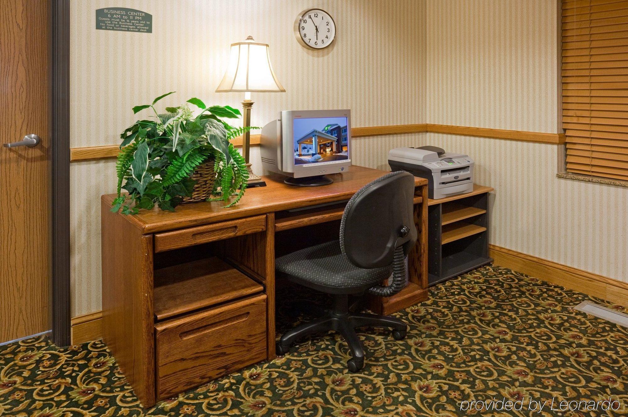 Holiday Inn Express Hotel & Suites Chanhassen By Ihg Facilities photo
