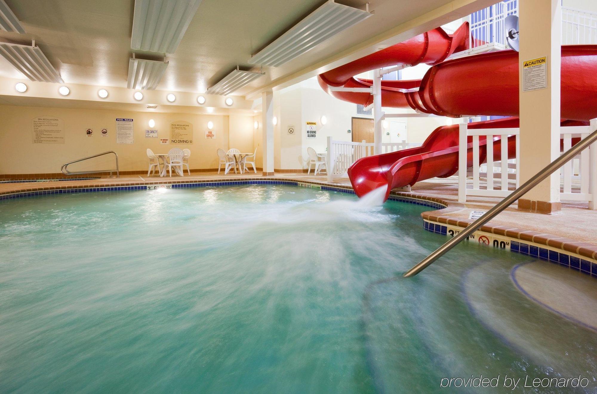 Holiday Inn Express Hotel & Suites Chanhassen By Ihg Exterior photo