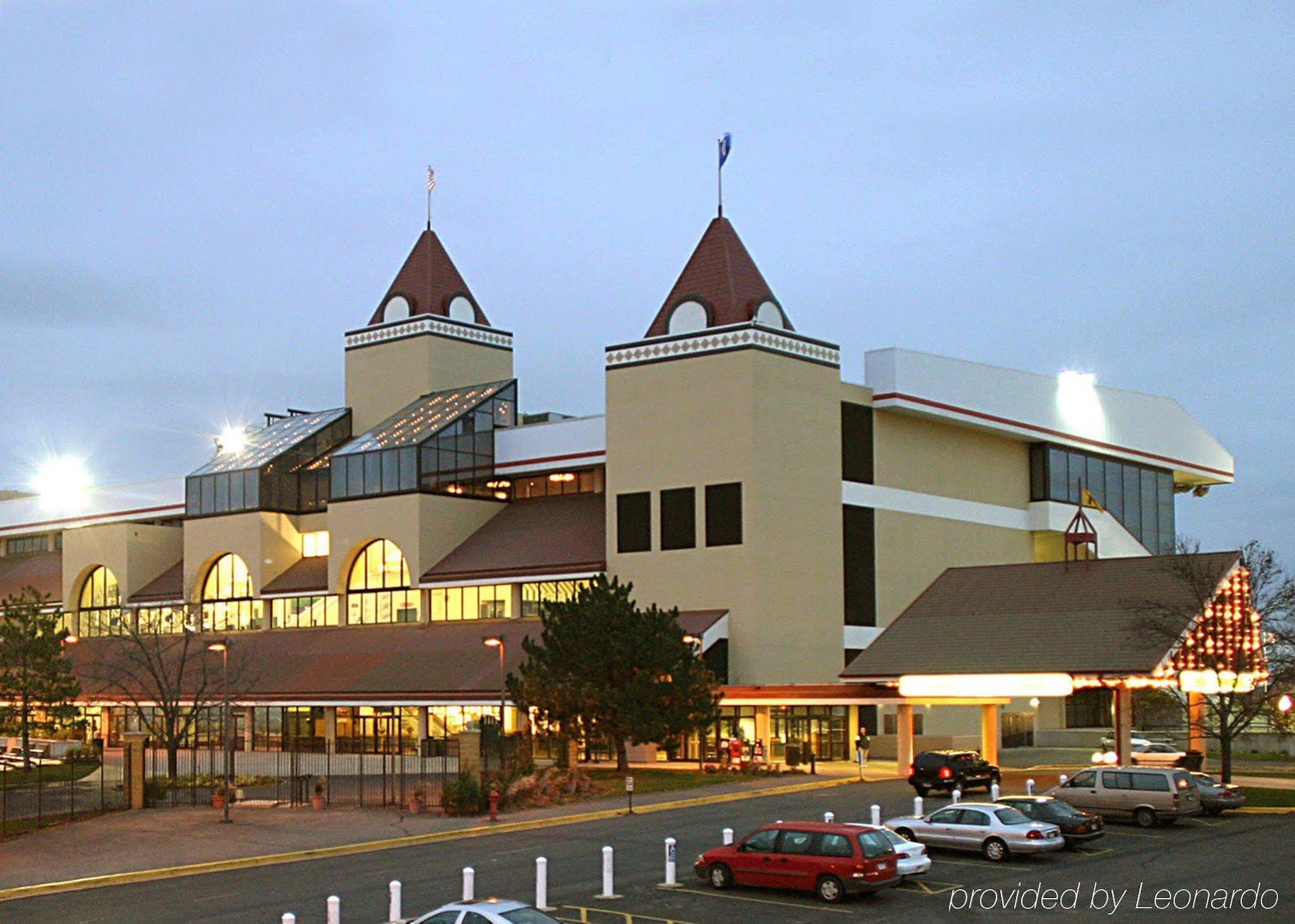 Holiday Inn Express Hotel & Suites Chanhassen By Ihg Exterior photo